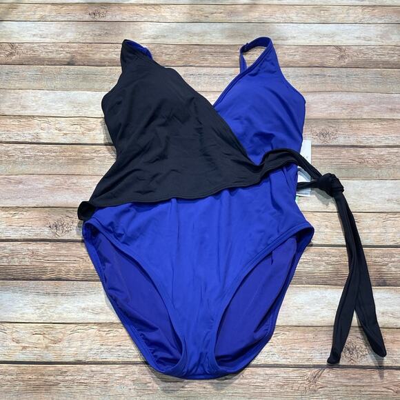 Coco Reef Appeal Cross-Over Swimsuit - Picture 2 of 6